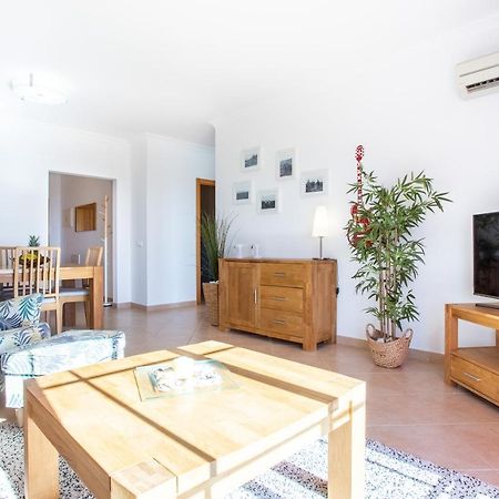 Lovely 2 Bedroom Apartment Including Pool, Stunning Ocean Views & Beach Closeby Praia Da Luz Екстер'єр фото