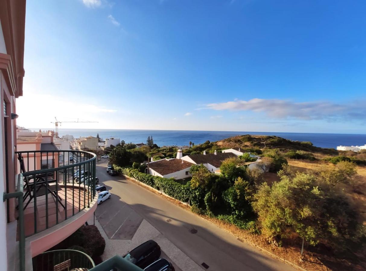 Lovely 2 Bedroom Apartment Including Pool, Stunning Ocean Views & Beach Closeby Praia Da Luz Екстер'єр фото