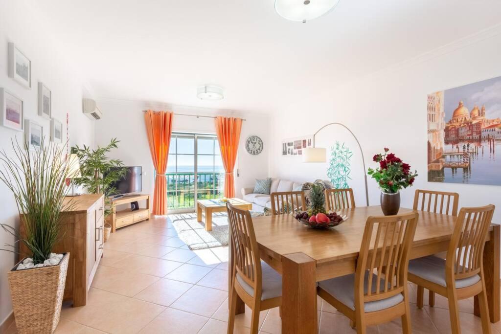 Lovely 2 Bedroom Apartment Including Pool, Stunning Ocean Views & Beach Closeby Praia Da Luz Екстер'єр фото