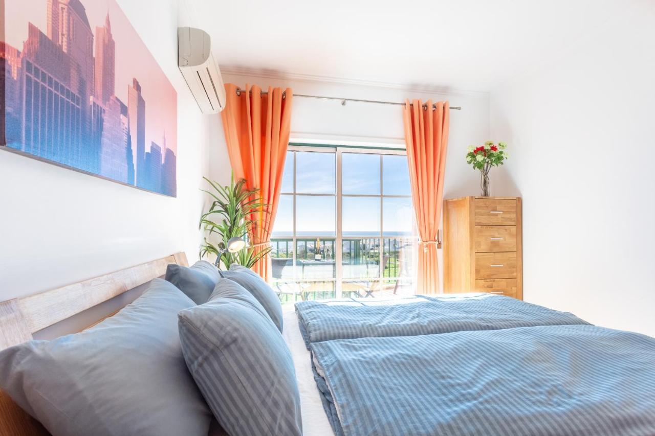 Lovely 2 Bedroom Apartment Including Pool, Stunning Ocean Views & Beach Closeby Praia Da Luz Екстер'єр фото