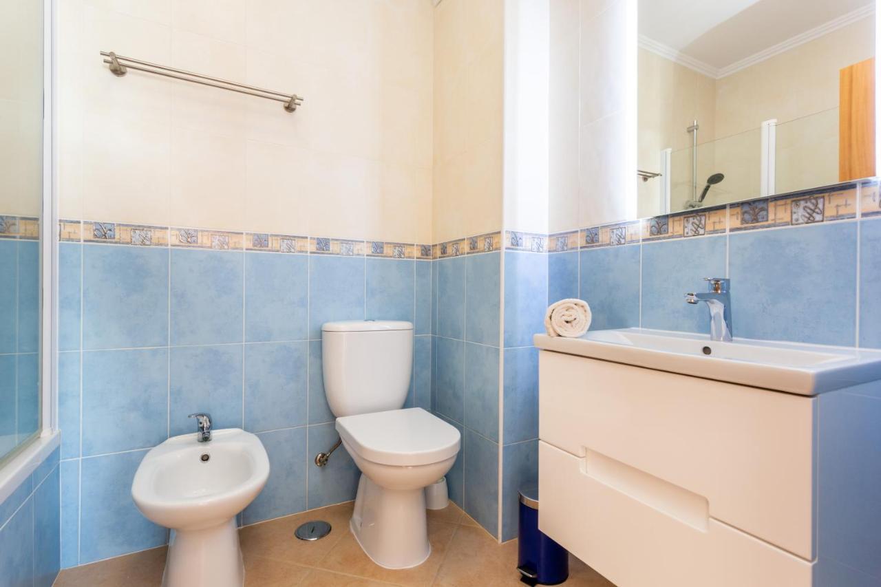 Lovely 2 Bedroom Apartment Including Pool, Stunning Ocean Views & Beach Closeby Praia Da Luz Екстер'єр фото